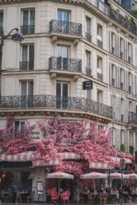 カフェ巡りを楽しむための旅行のおすすめスポットは？