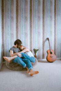 カップル旅行の部屋選びで失敗しないためのポイントは？