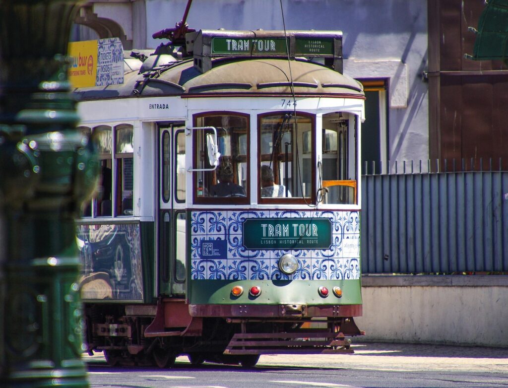 デート旅行に最適な交通手段はどれ？